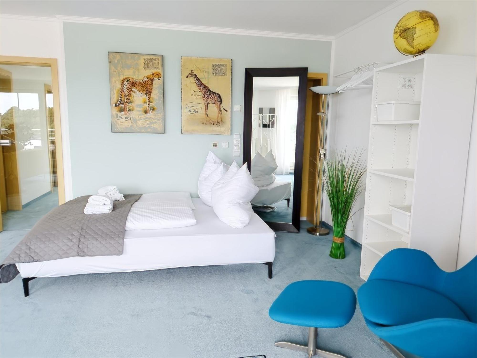Seeblickapartment Fuer Bis Zu 12, Nuernberg & Schwabach In 30-35 Minuten Zu Erreichen, Sauna, Arbeitsplatz, Dachterrasse & Grill Spalt Bagian luar foto