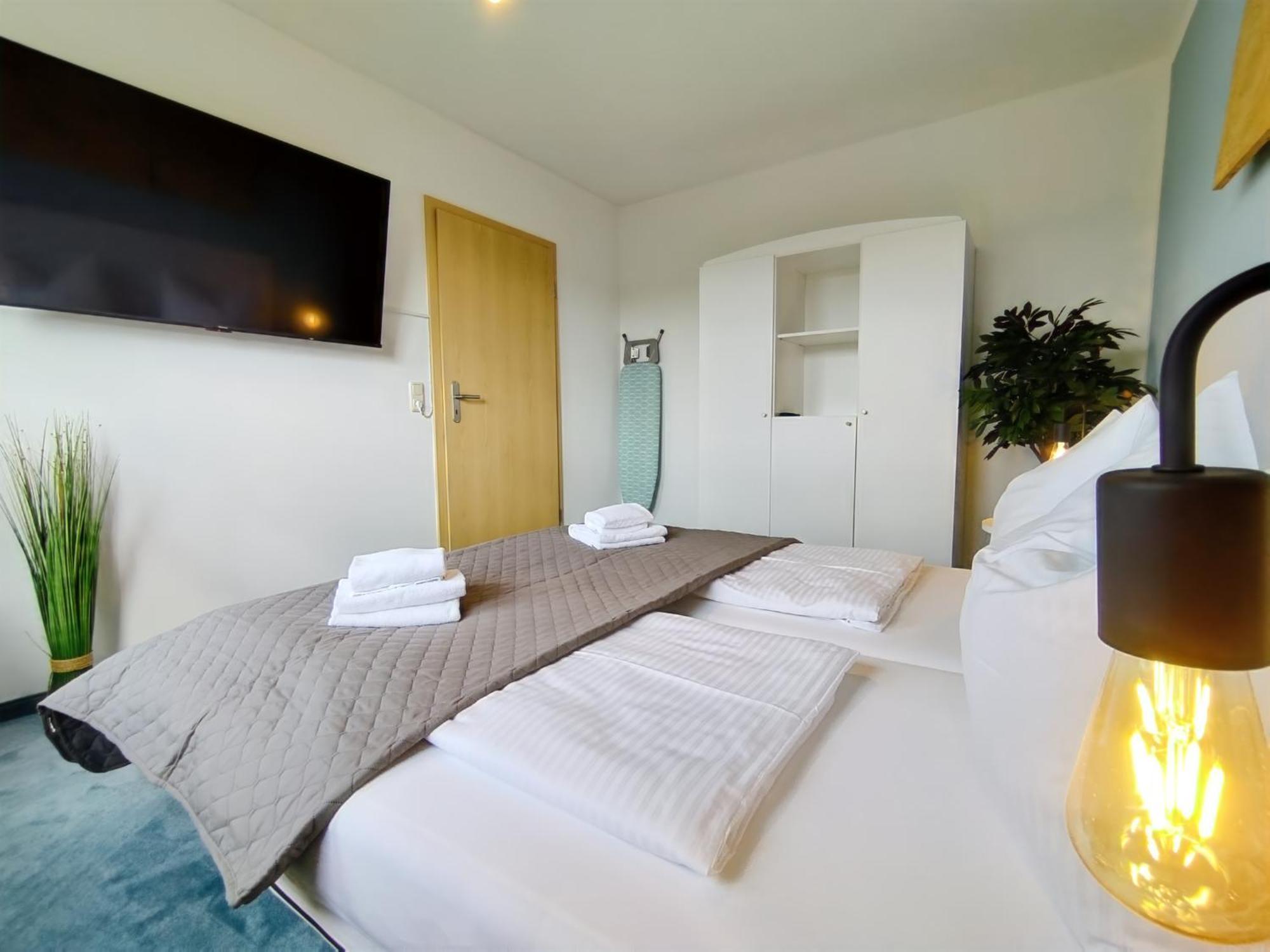 Seeblickapartment Fuer Bis Zu 12, Nuernberg & Schwabach In 30-35 Minuten Zu Erreichen, Sauna, Arbeitsplatz, Dachterrasse & Grill Spalt Bagian luar foto