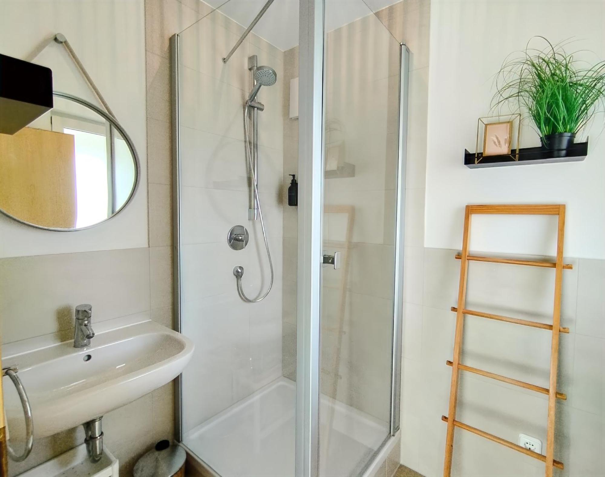 Seeblickapartment Fuer Bis Zu 12, Nuernberg & Schwabach In 30-35 Minuten Zu Erreichen, Sauna, Arbeitsplatz, Dachterrasse & Grill Spalt Bagian luar foto